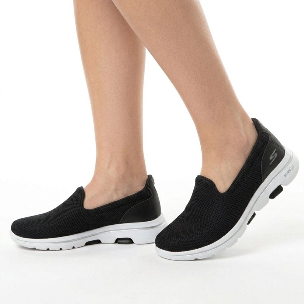 Skechers GOwalk 5 Slip On Walking Sneakers Black White Size 10